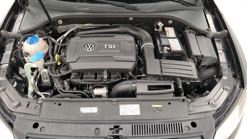 2014 Volkswagen Passat SE 19