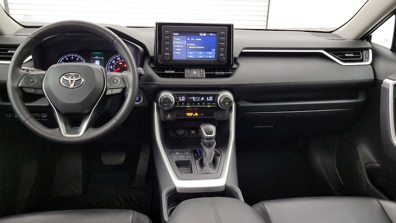 2019 Toyota RAV4 XLE Premium 9