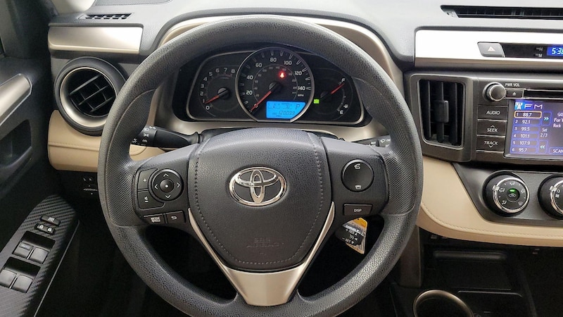 2013 Toyota RAV4 LE 10