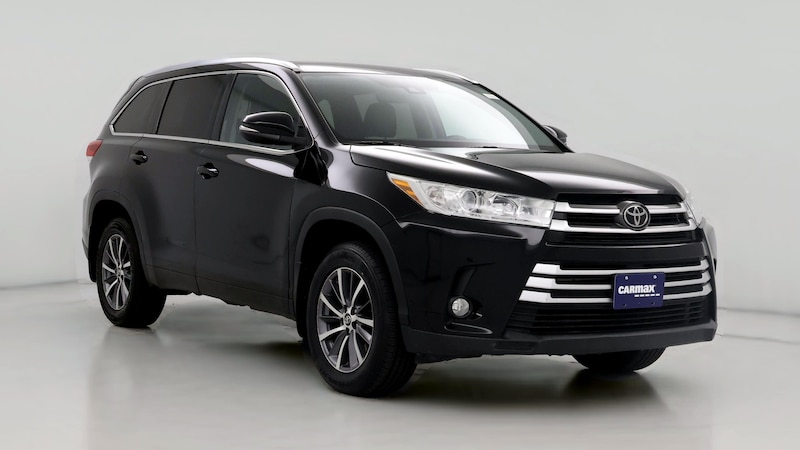 2017 Toyota Highlander XLE Hero Image