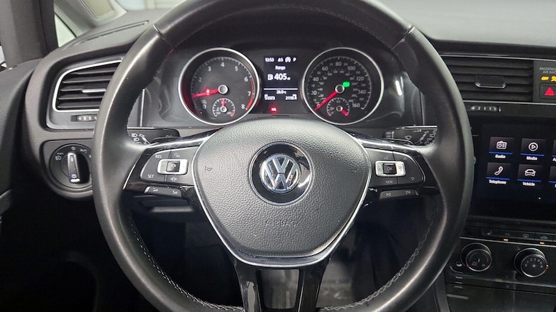 2019 Volkswagen Golf SE 10