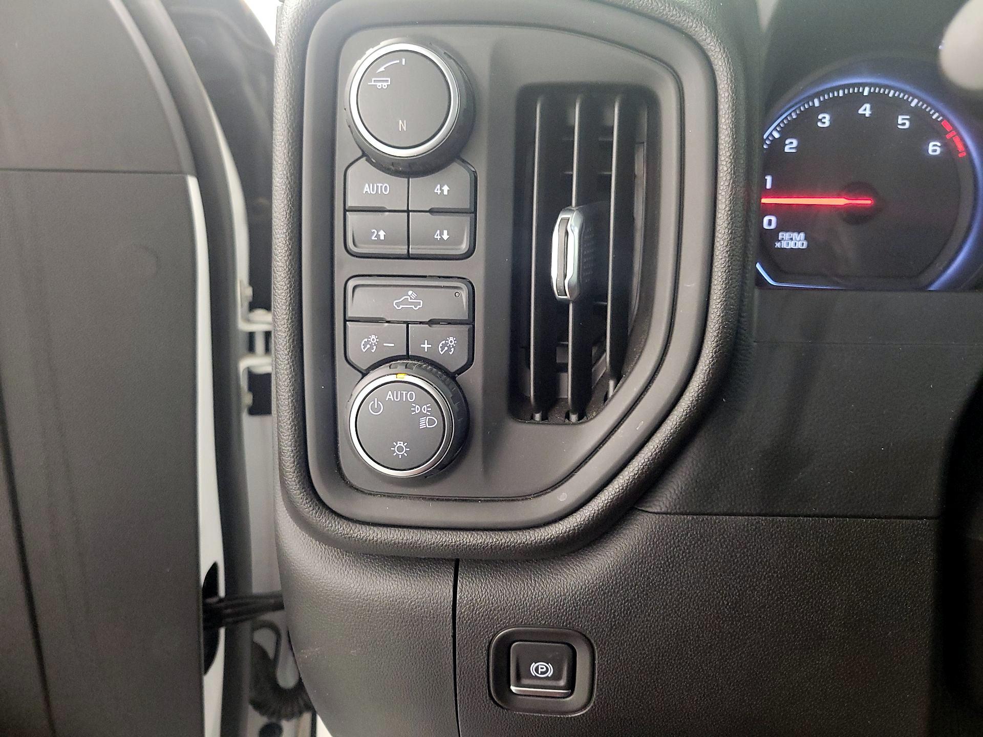 Thumbnail: 2021 Chevrolet Silverado 1500 - 13