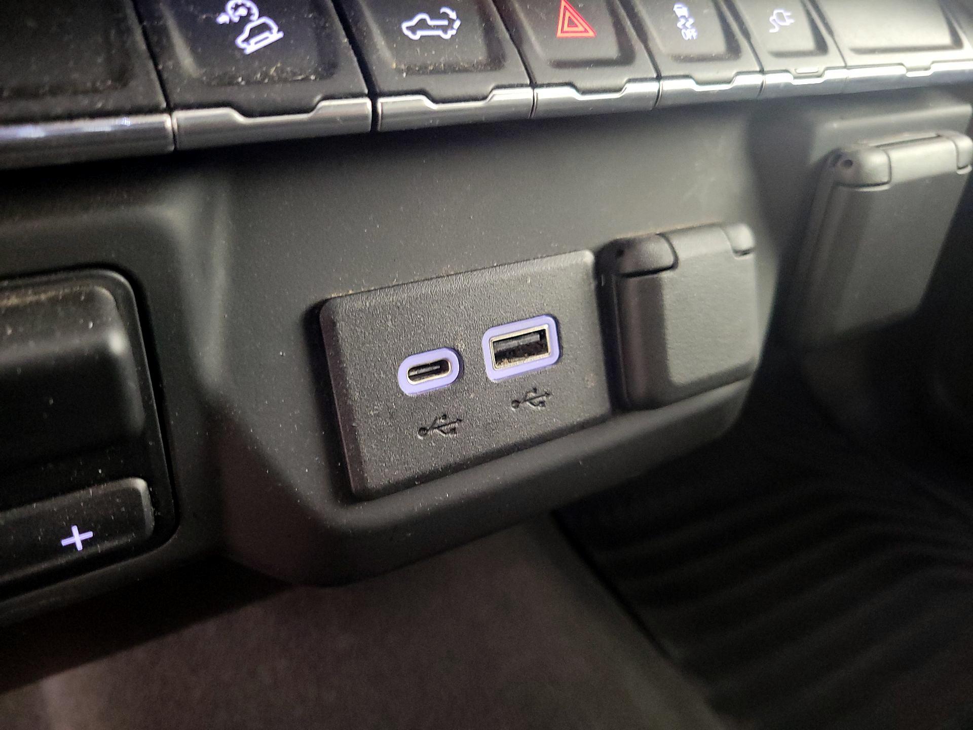 Thumbnail: 2021 Chevrolet Silverado 1500 - 18