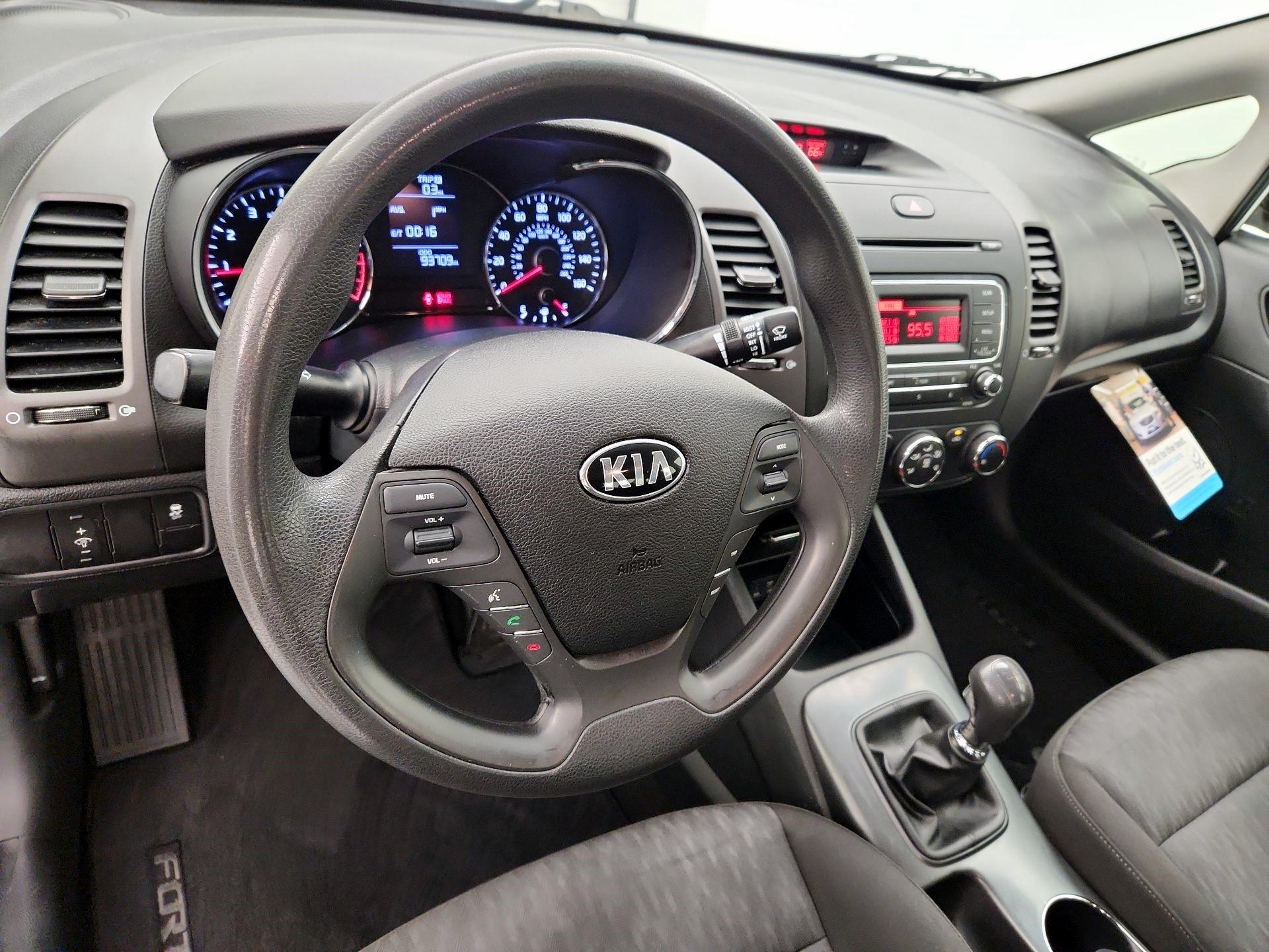 Thumbnail: 2016 Kia Forte - 9