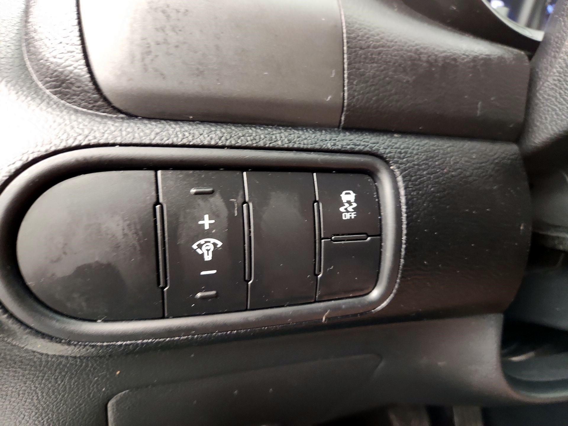 Thumbnail: 2016 Kia Forte - 13