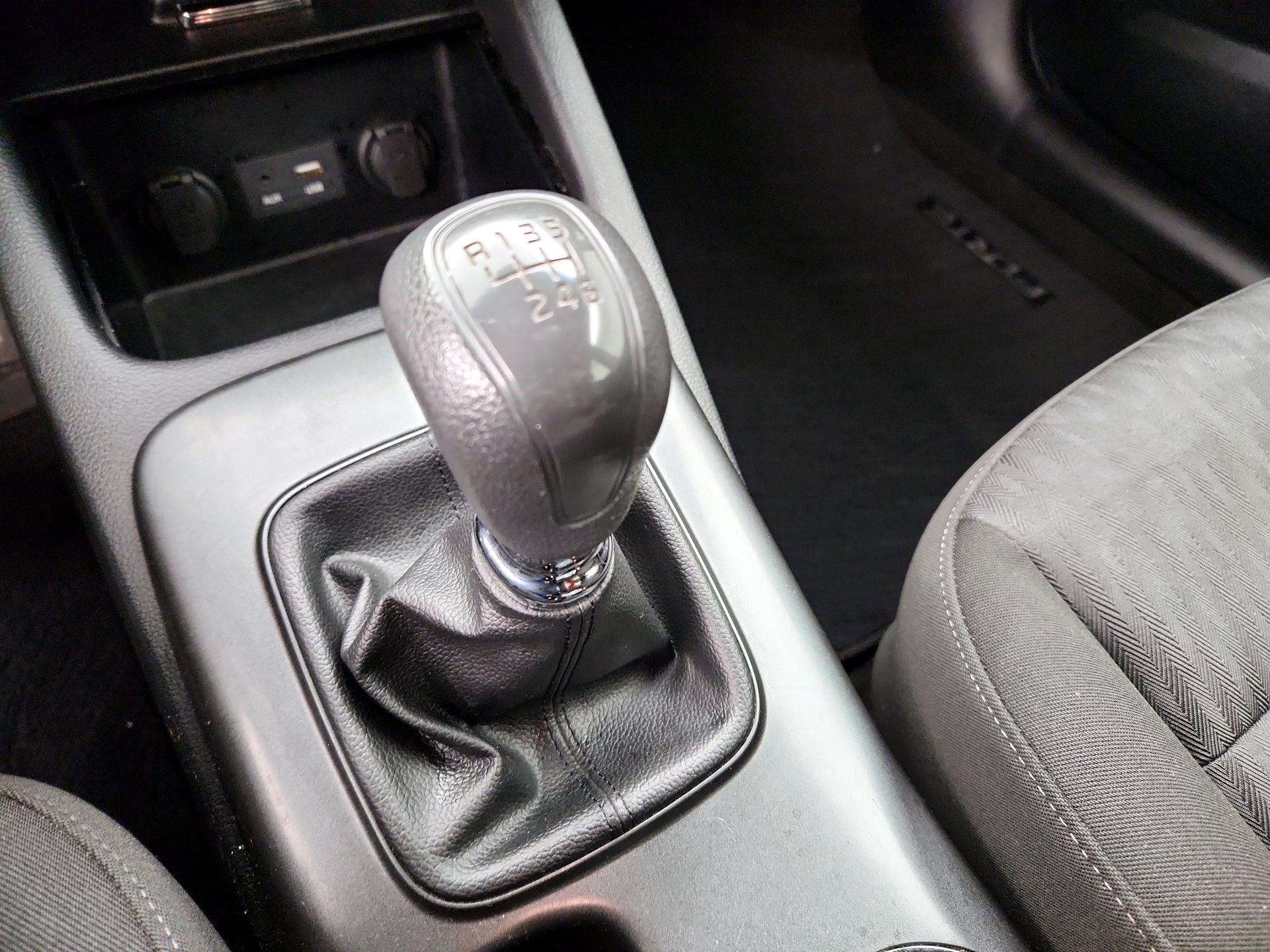 Thumbnail: 2016 Kia Forte - 16