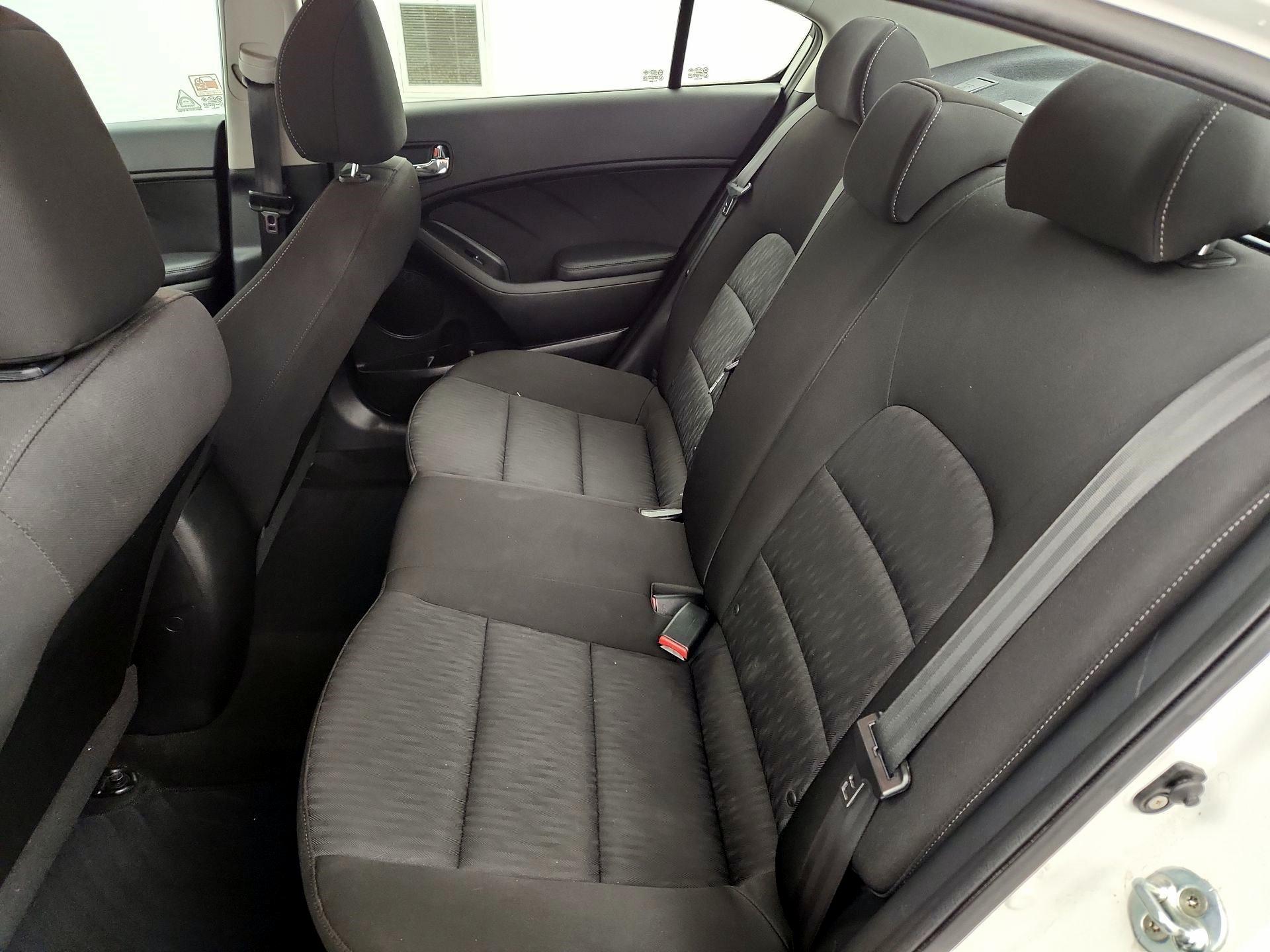 Thumbnail: 2016 Kia Forte - 18