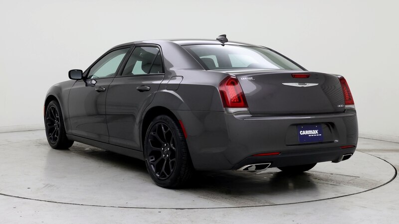 2019 Chrysler 300 Touring 2