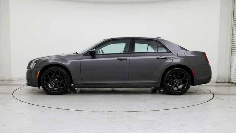 2019 Chrysler 300 Touring 3