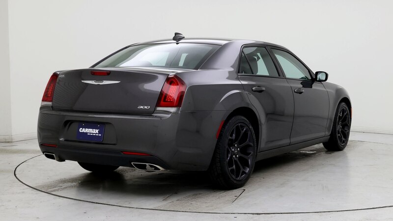 2019 Chrysler 300 Touring 8