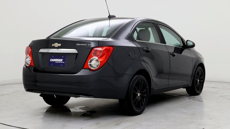 2016 Chevrolet Sonic LT 8