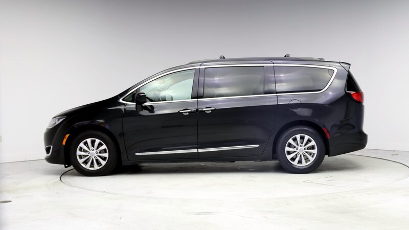 2017 Chrysler Pacifica Touring L 3