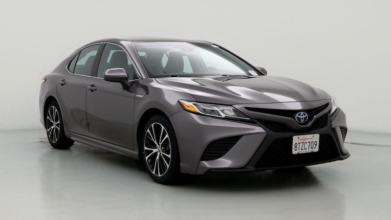 2020 Toyota Camry SE Hero Image