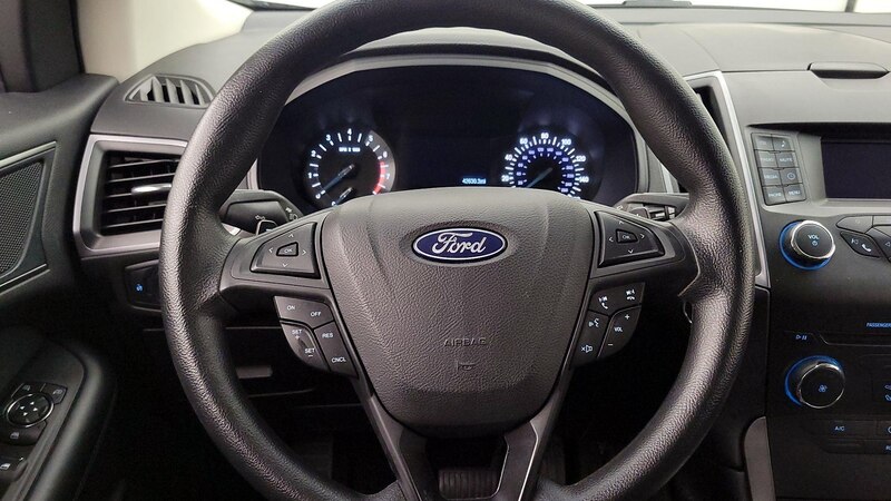 2017 Ford Edge SE 10