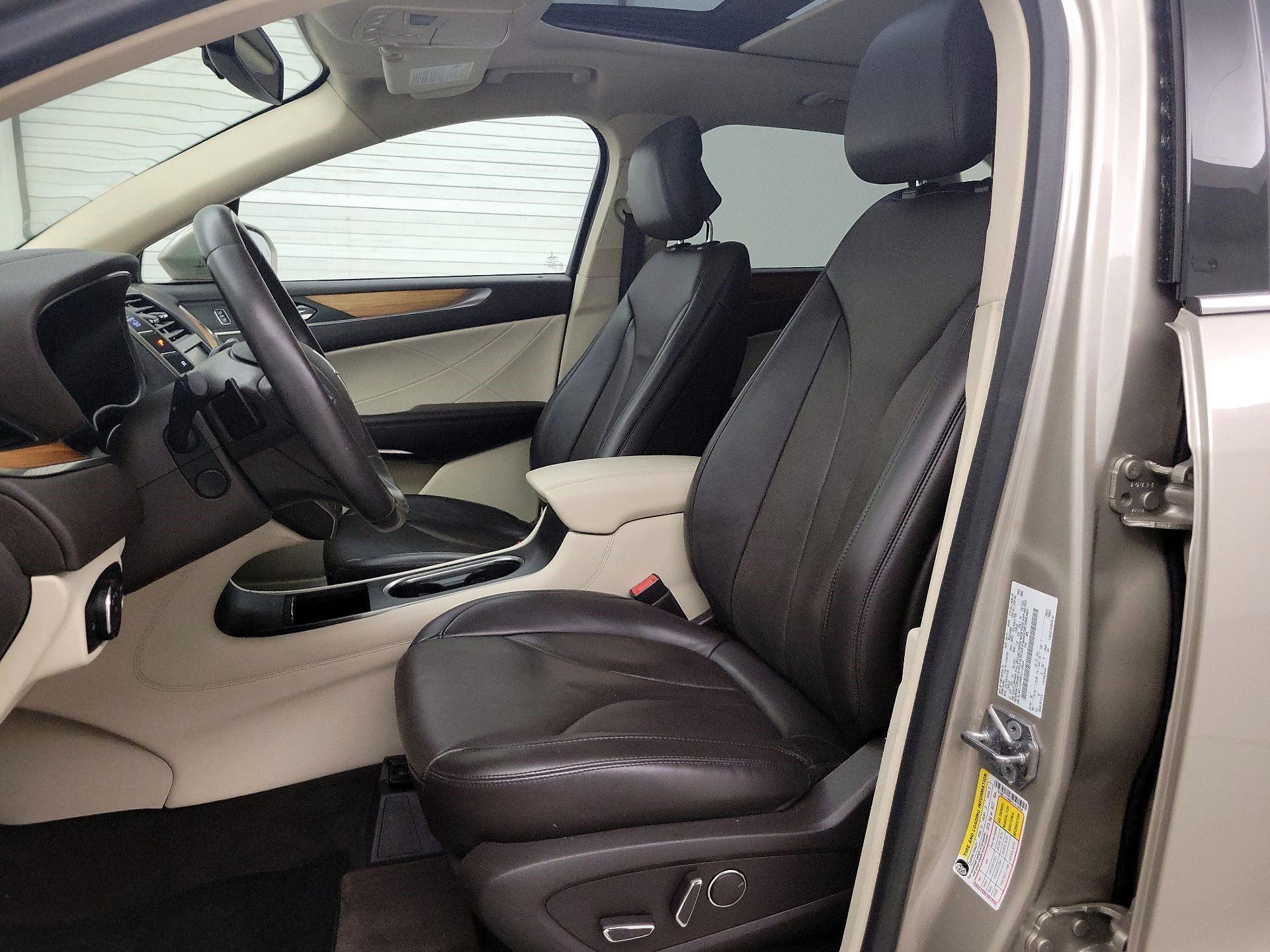 Thumbnail: 2015 Lincoln MKC - 11