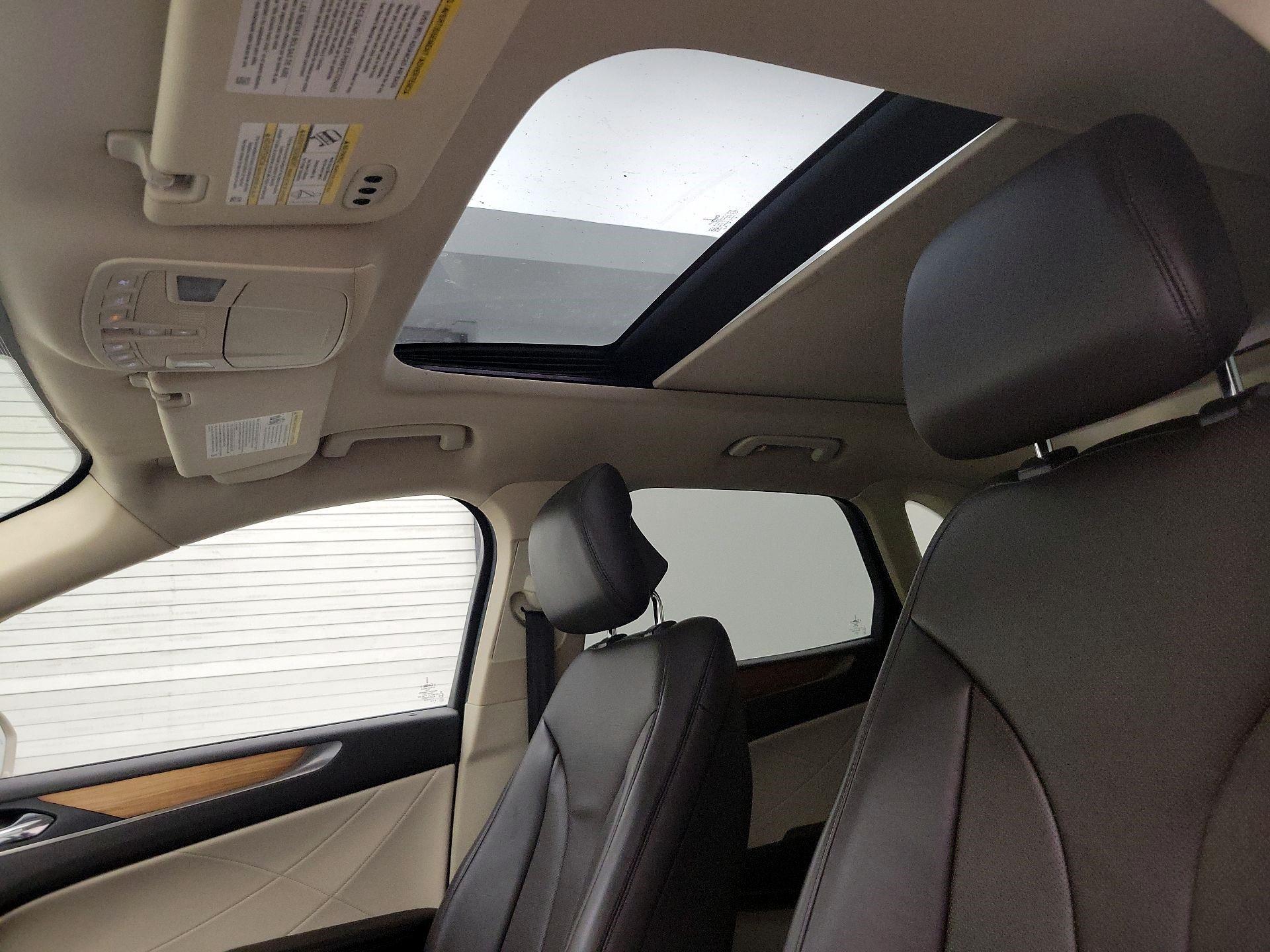 Thumbnail: 2015 Lincoln MKC - 20