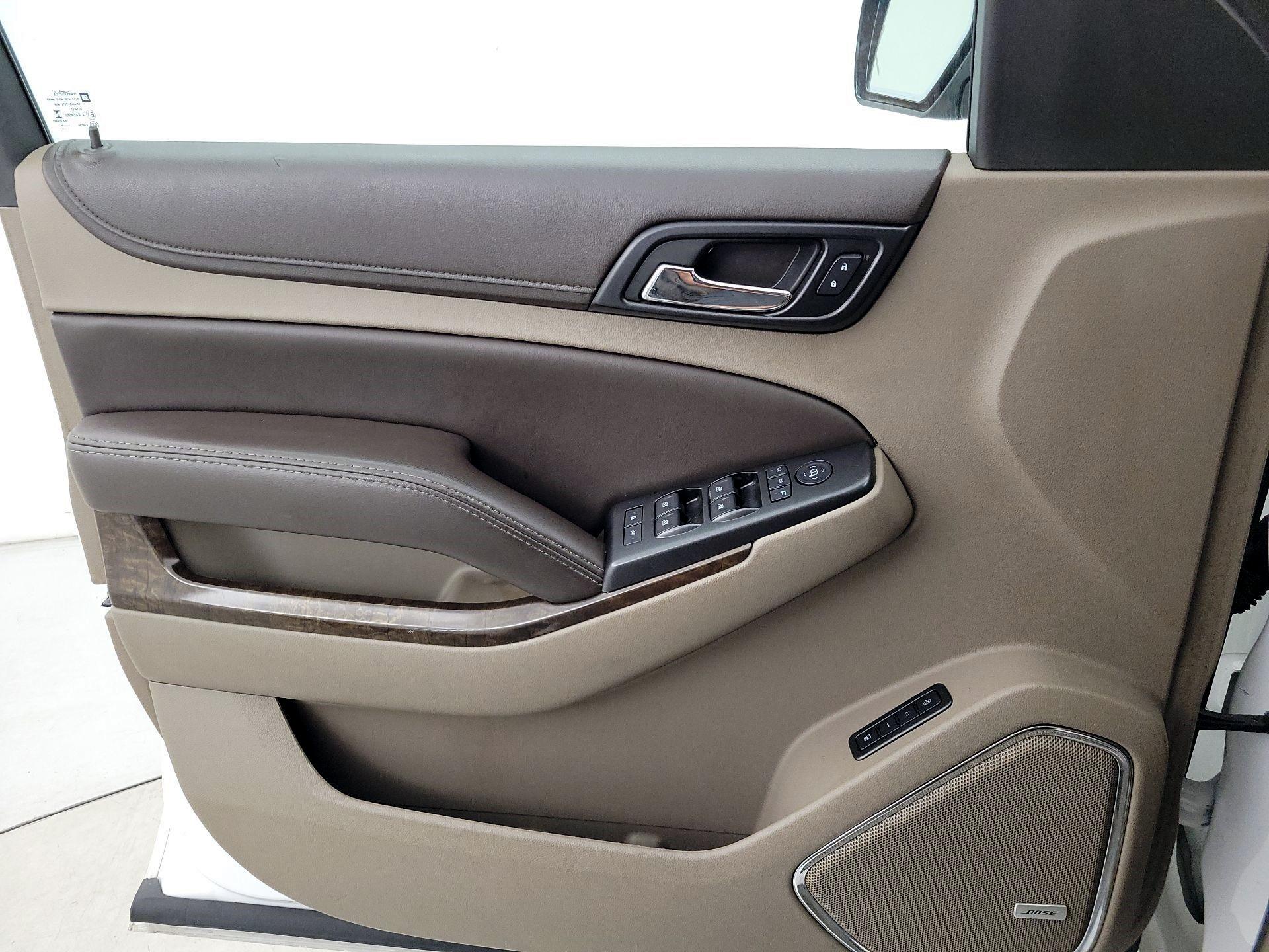 Thumbnail: 2016 Chevrolet Suburban - 12