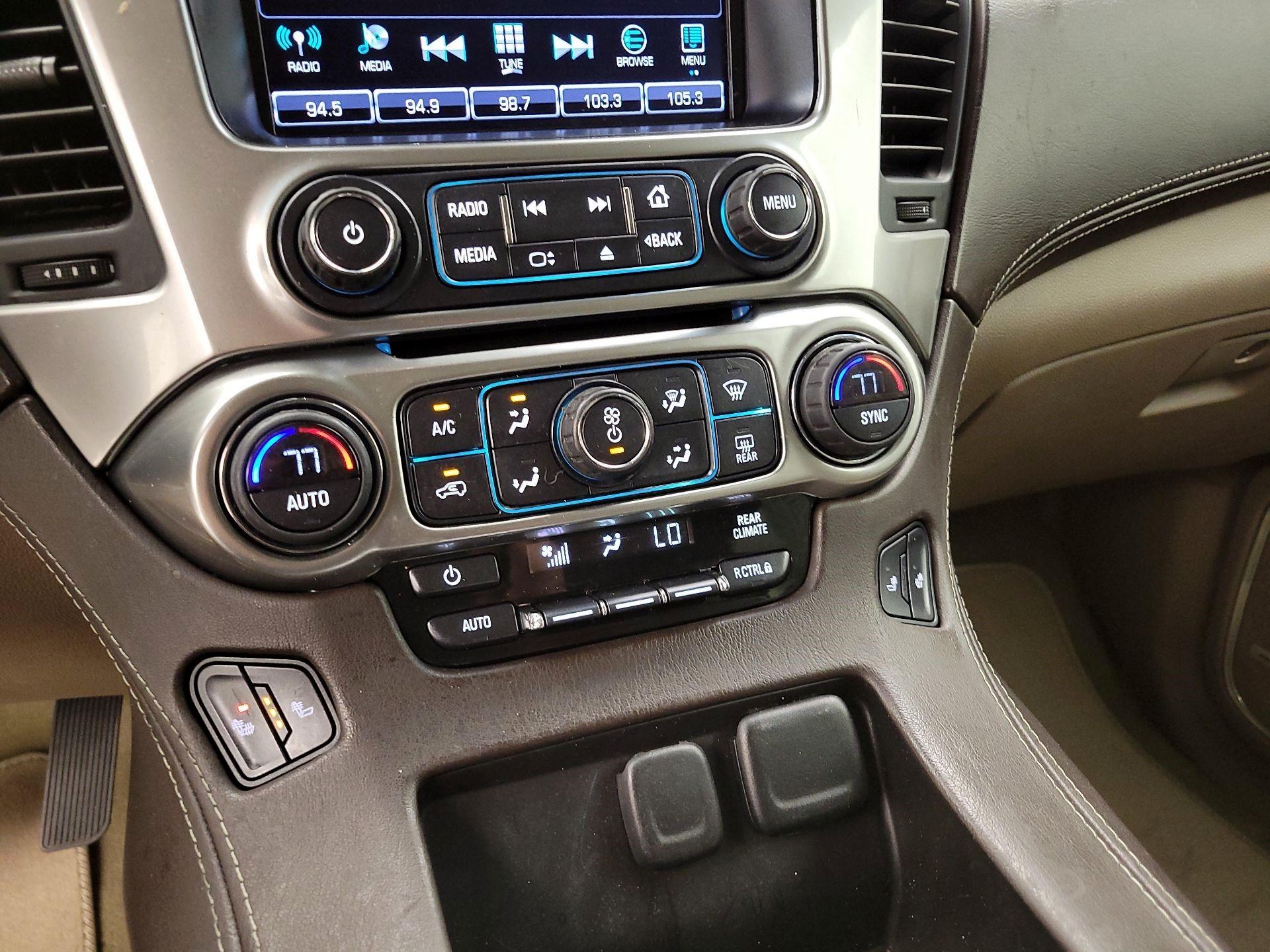 Thumbnail: 2016 Chevrolet Suburban - 16