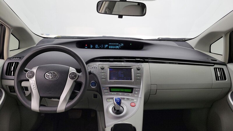 2014 Toyota Prius Three 9