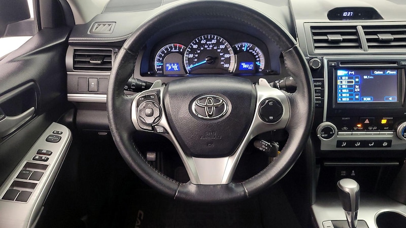 2013 Toyota Camry SE 10