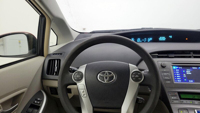 2014 Toyota Prius Two 10