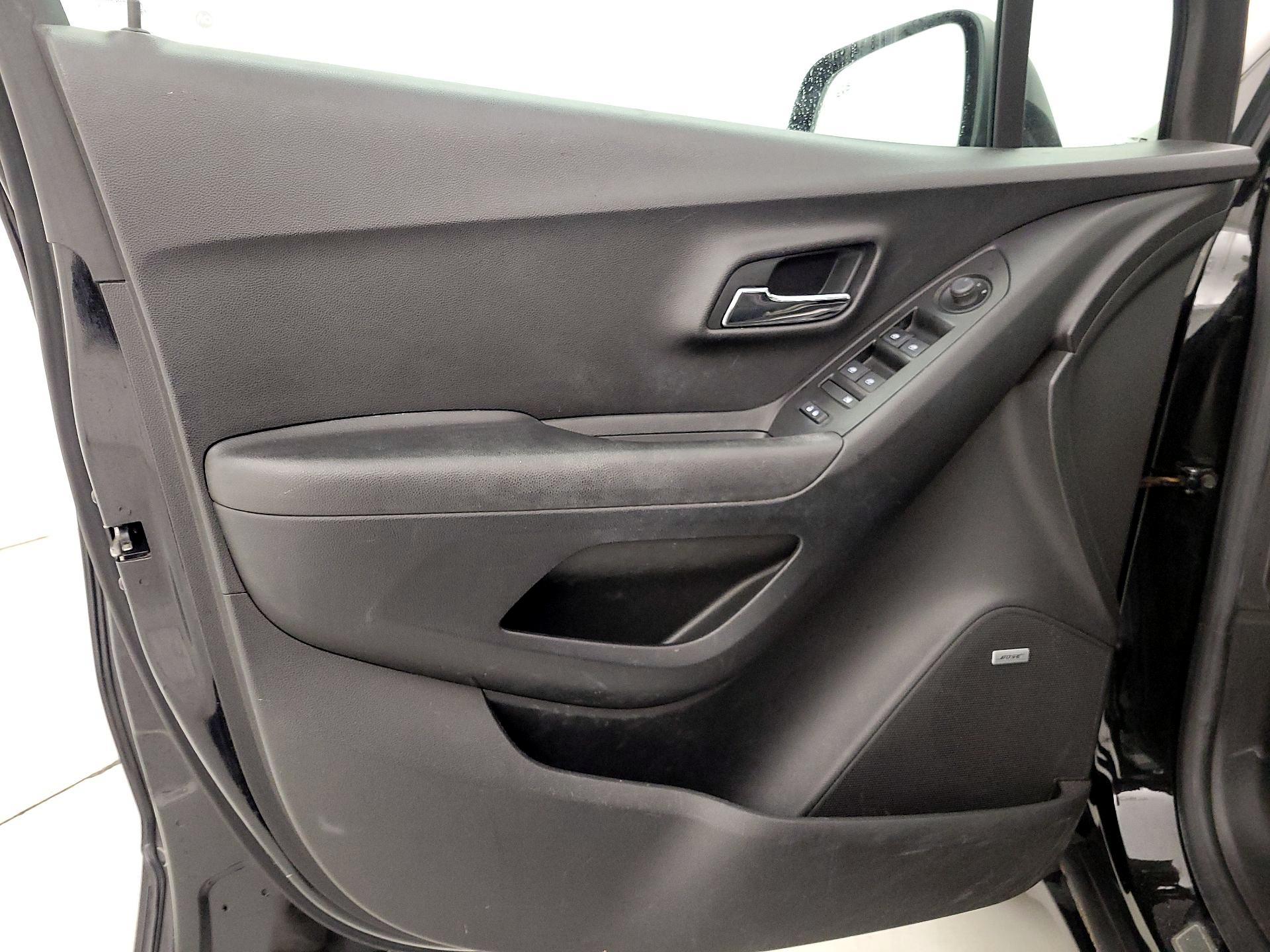 Thumbnail: 2019 Chevrolet Trax - 12