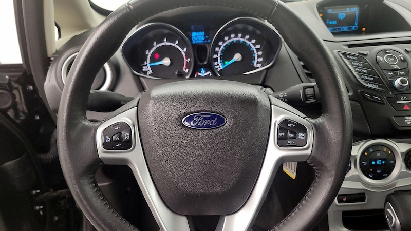 2016 Ford Fiesta SE 10