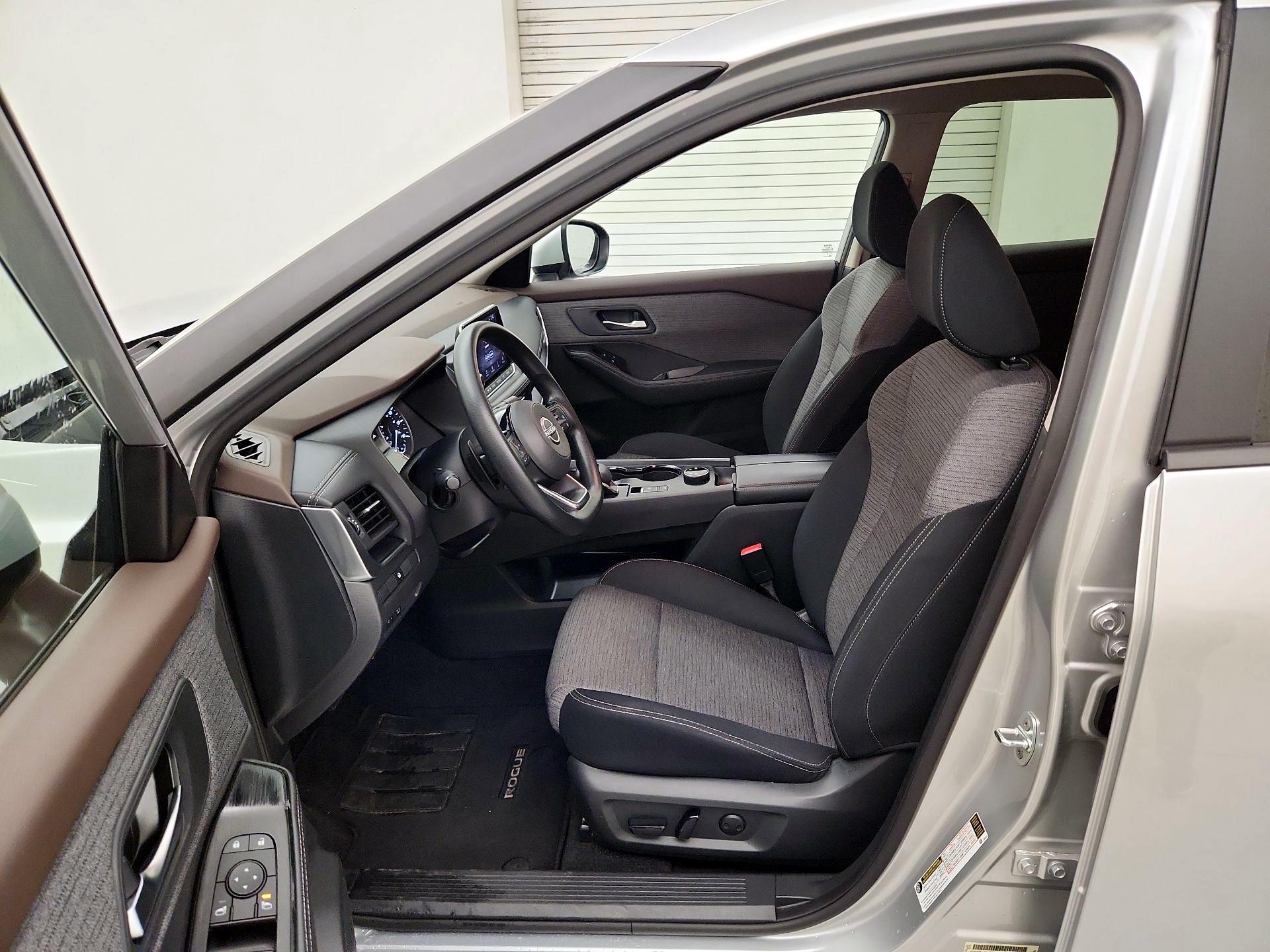 Thumbnail: 2023 Nissan Rogue - 11