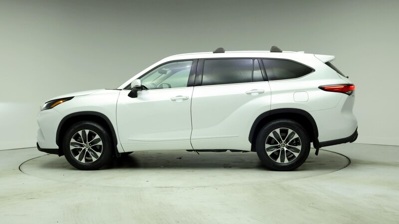 2022 Toyota Highlander XLE 3