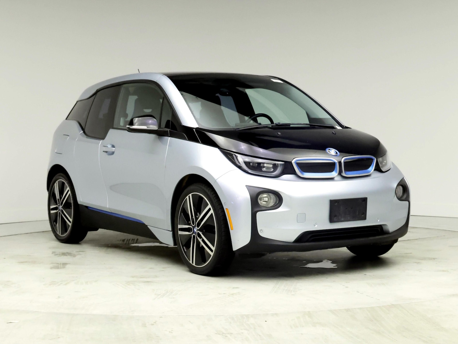 Used 2017 BMW i3 Base with VIN WBY1Z6C39HV548465 for sale in Kenosha, WI