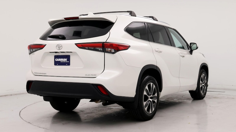 2021 Toyota Highlander XLE 8