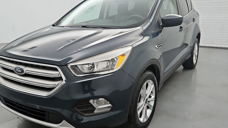 2019 Ford Escape SE Hero Image