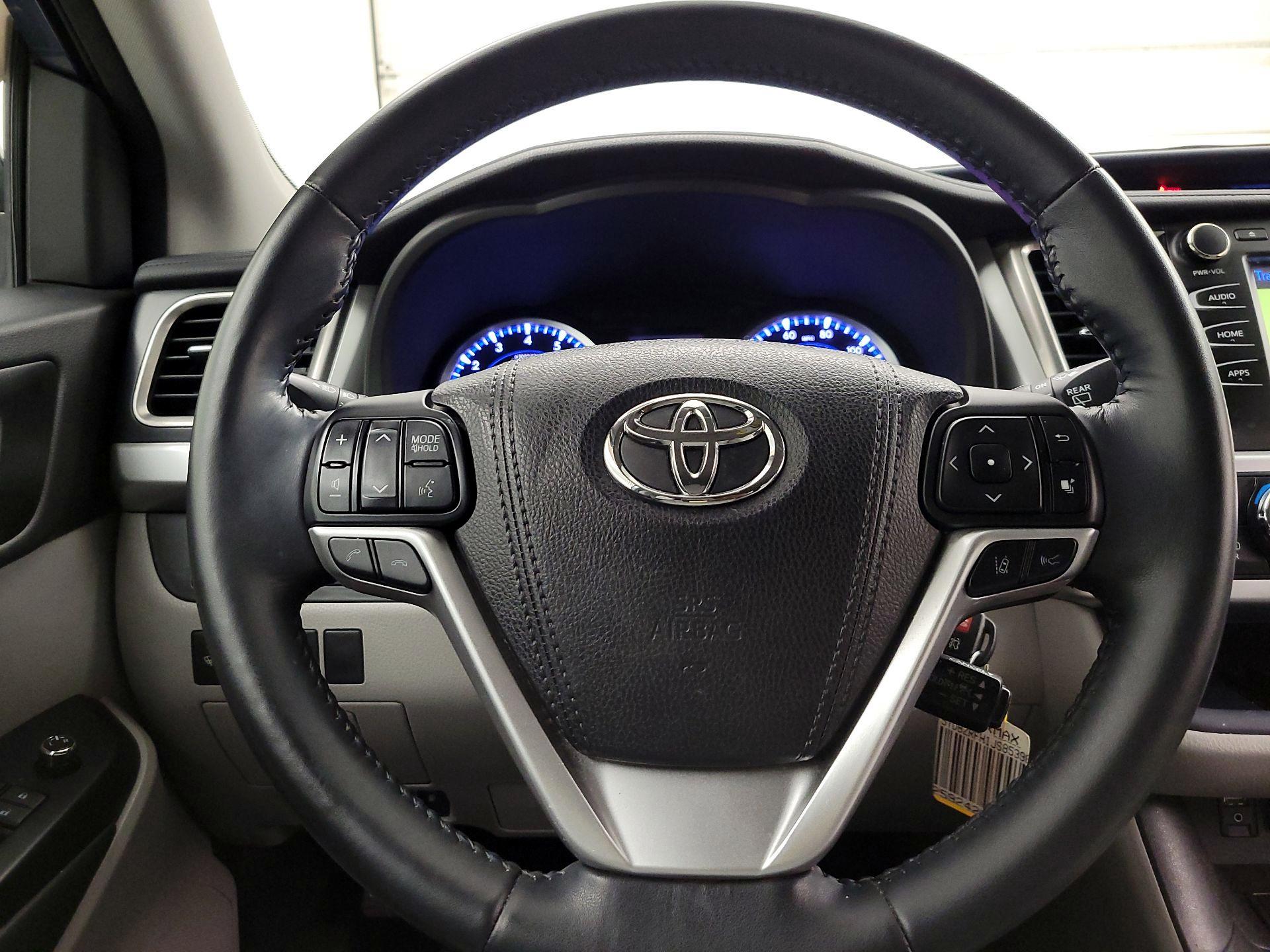 Thumbnail: 2018 Toyota Highlander - 10