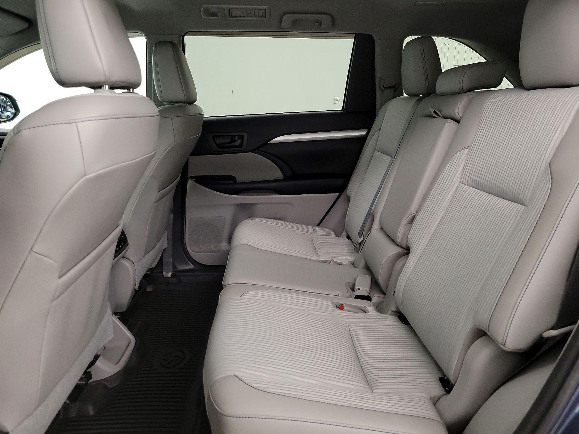 Thumbnail: 2018 Toyota Highlander - 20