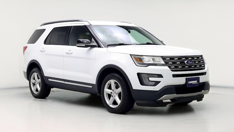 2017 Ford Explorer XLT Hero Image