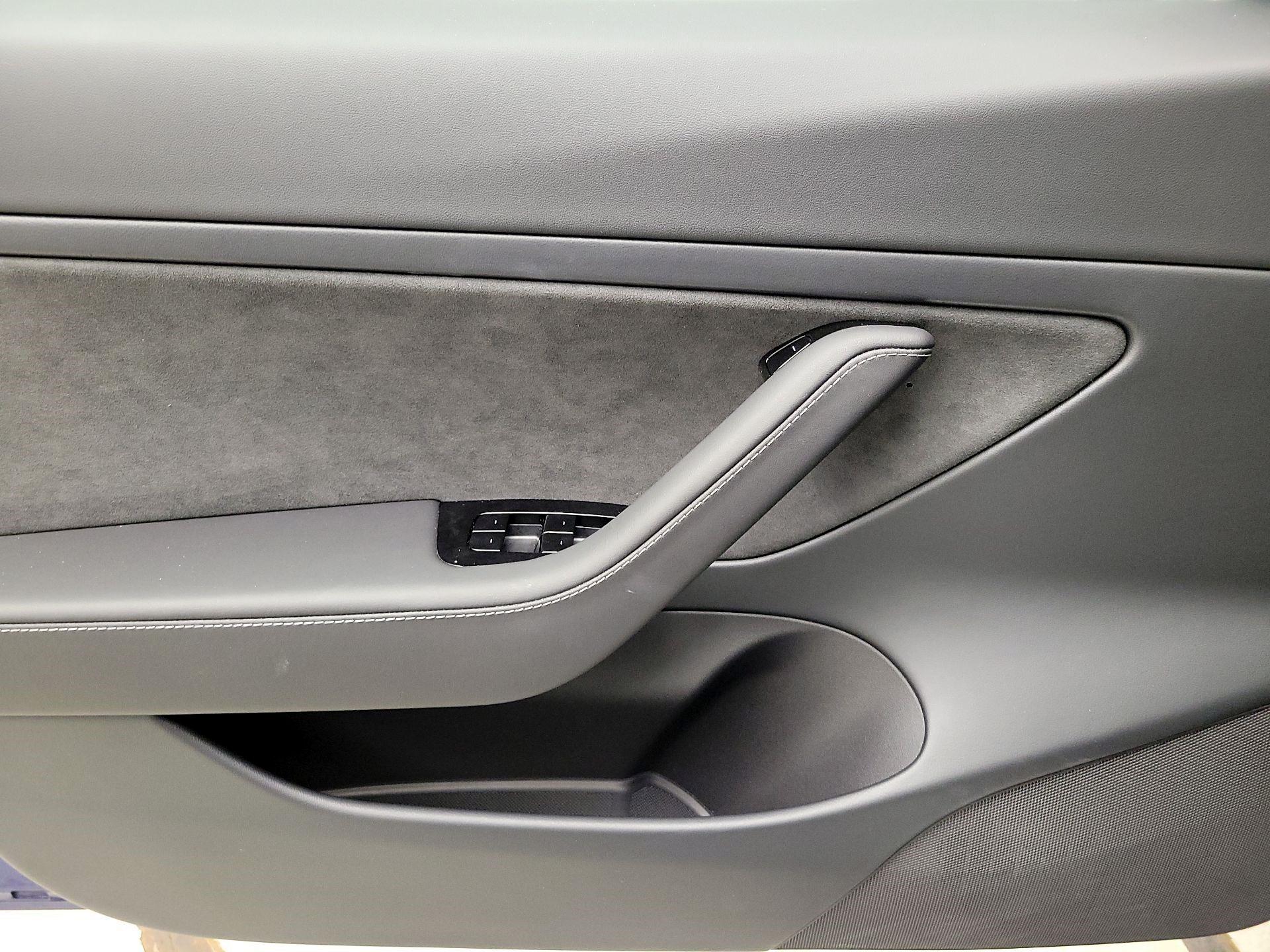 Thumbnail: 2019 Tesla Model 3 - 12