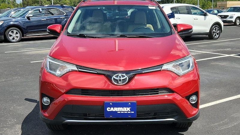 2016 Toyota RAV4 XLE 2