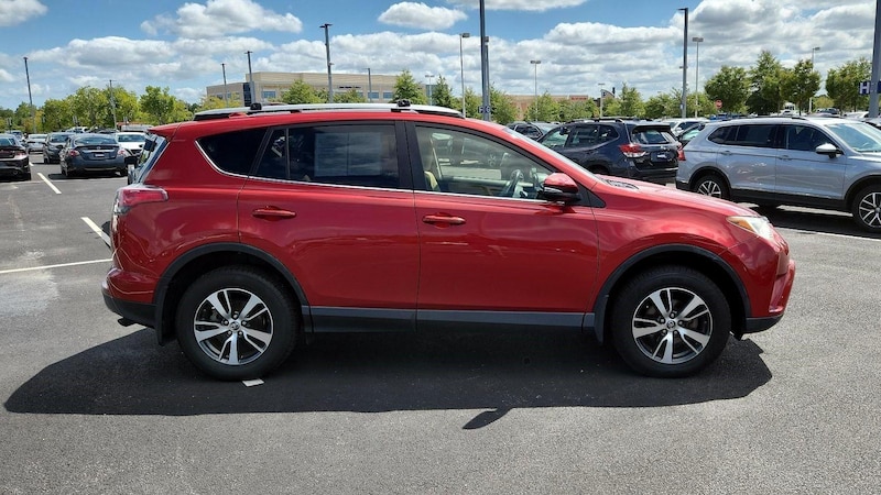 2016 Toyota RAV4 XLE 4