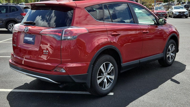 2016 Toyota RAV4 XLE 5