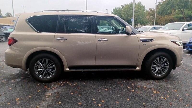 2022 INFINITI QX80 Luxe 4