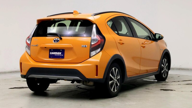 2018 Toyota Prius c Two 8