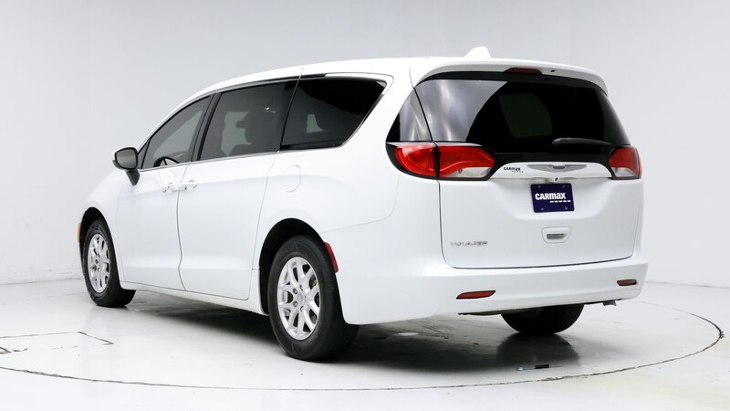 2020 Chrysler Voyager LX 2