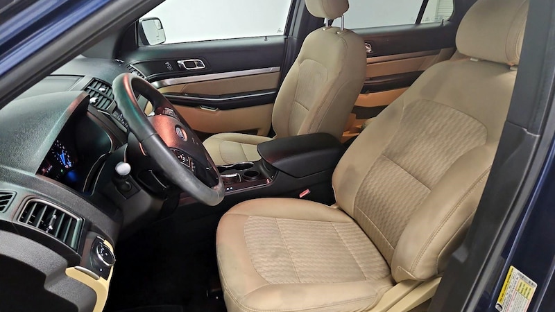 2017 Ford Explorer  11