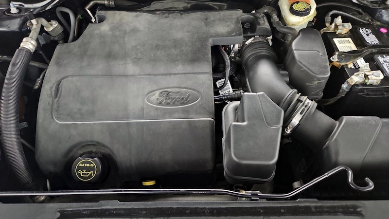 2017 Ford Explorer  21