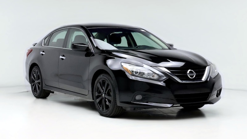 2017 Nissan Altima SR Hero Image