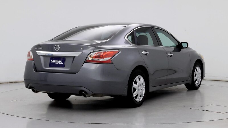 2015 Nissan Altima S 8