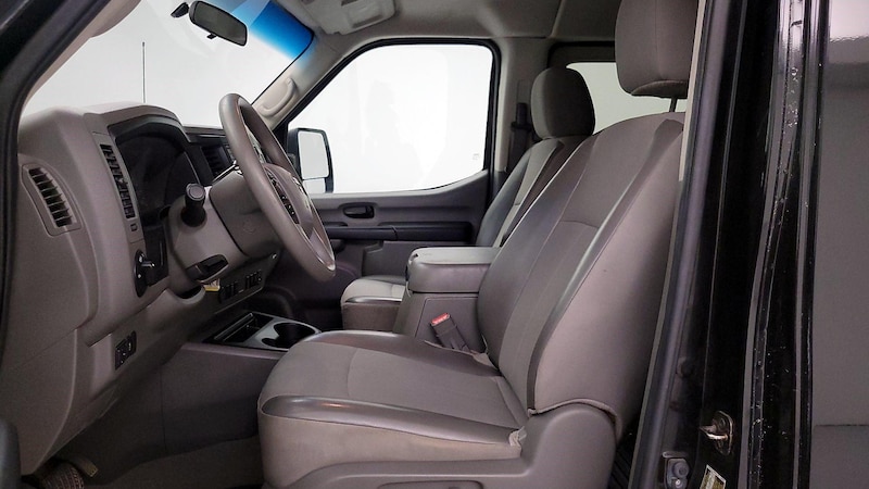 2016 Nissan NV 3500 S 11