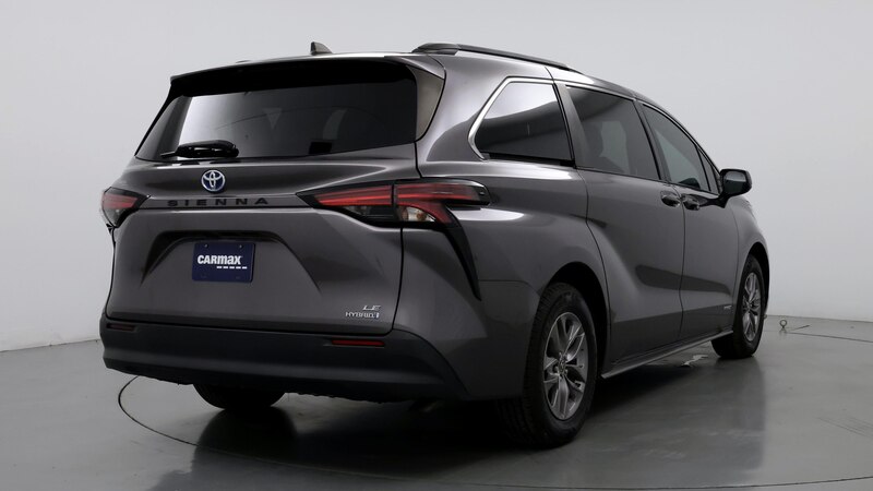 2021 Toyota Sienna LE 8