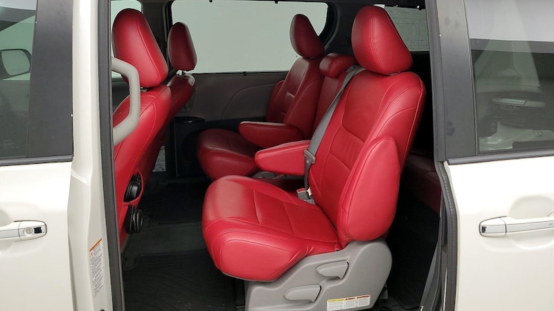 2015 Toyota Sienna XLE 20