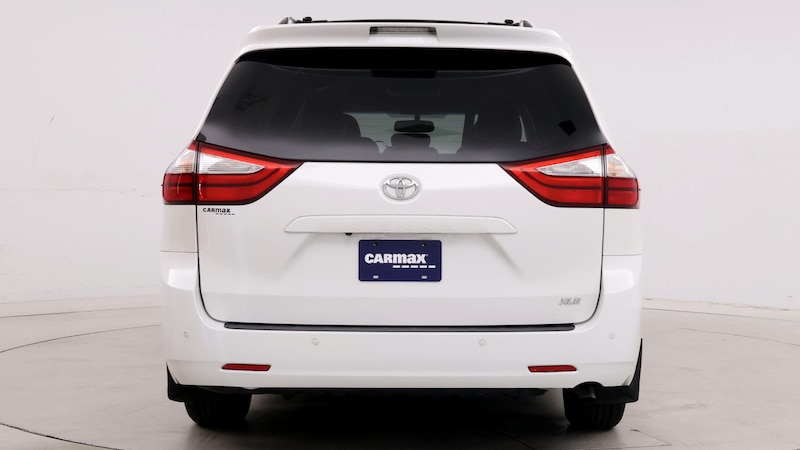 2015 Toyota Sienna XLE 6